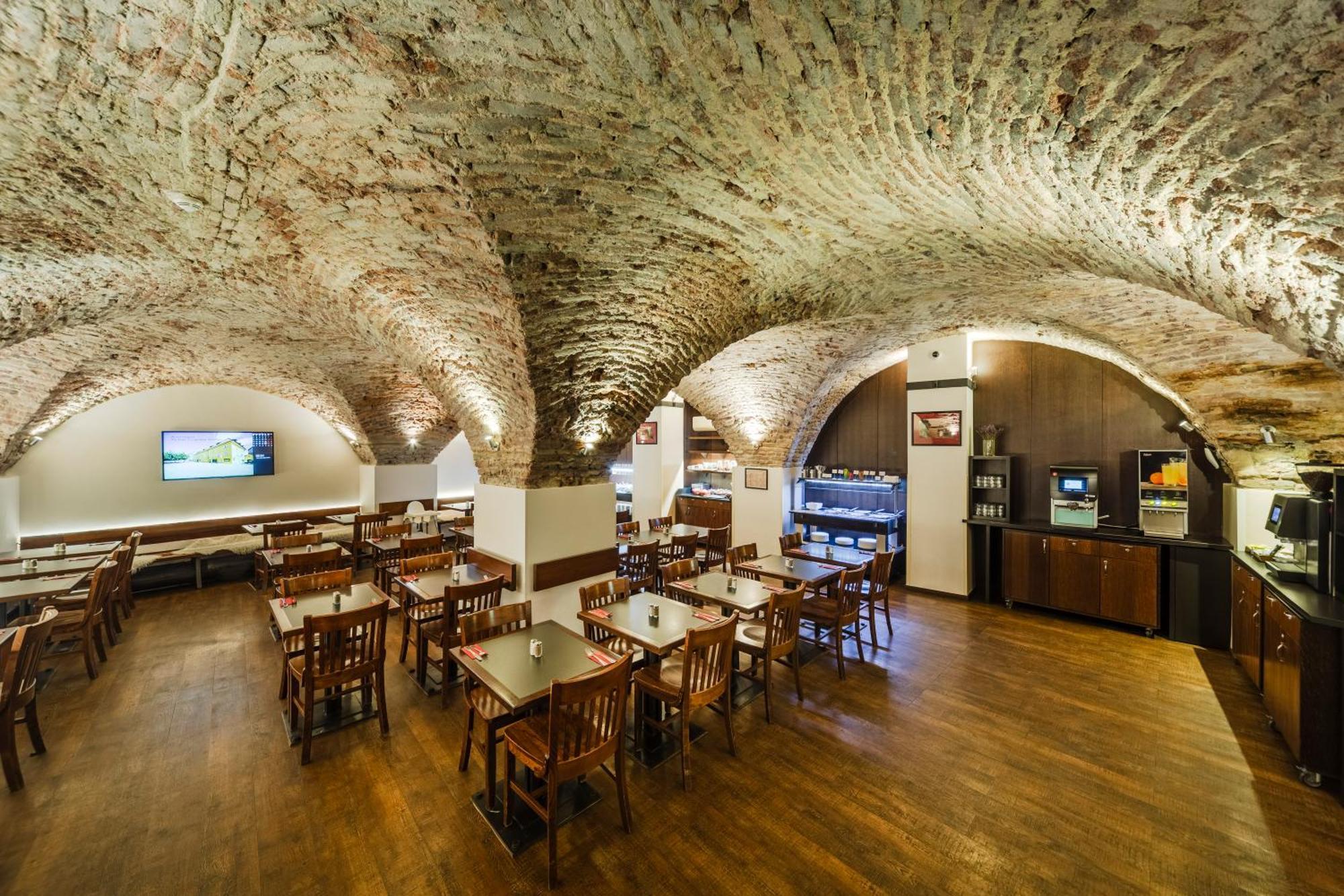 Archibald At The Charles Bridge Hotel Prague Exterior photo