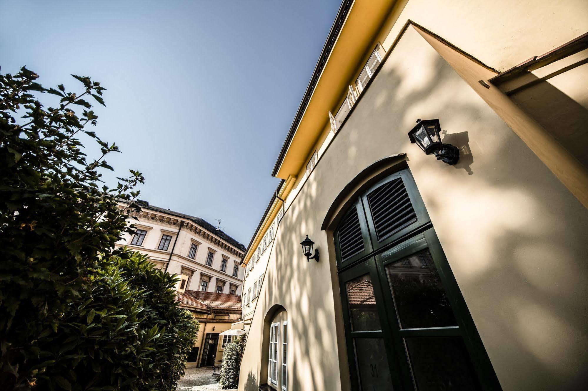 Archibald At The Charles Bridge Hotel Prague Exterior photo